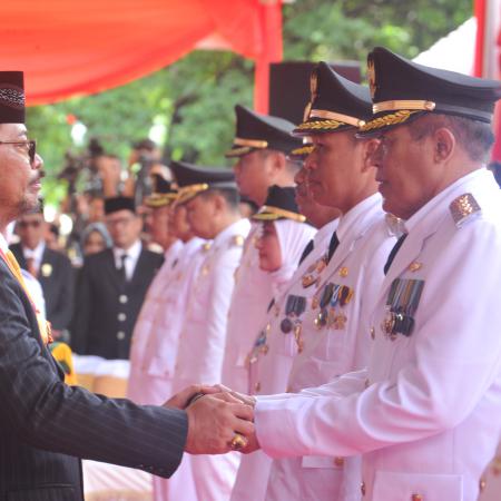 PELANTIKAN BUPATI DAN WAKIL BUPATI HASIL PILKADA SERENTAK 2015 OLEH BAPAK GUBERNUR PROV SULSEL, MAKASSAR 17 FEBRUARI 2016.