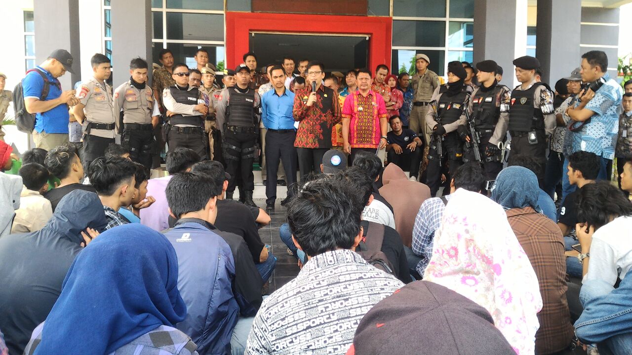 Wabup Tomy Satria Terima Aspirasi Mahasiswa