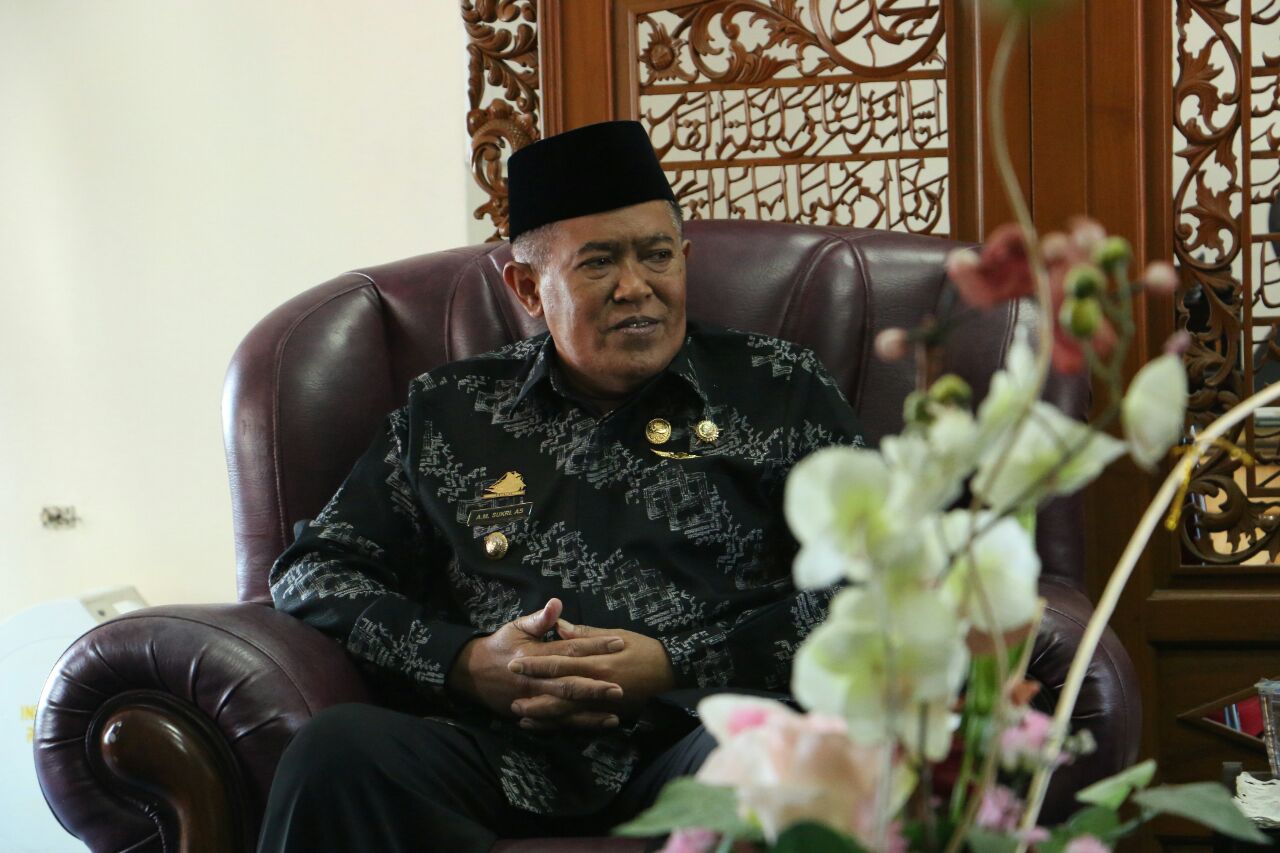 Bupati Bertolak ke Jepang  Jemput 2 Damkar dan 1 Ambulance