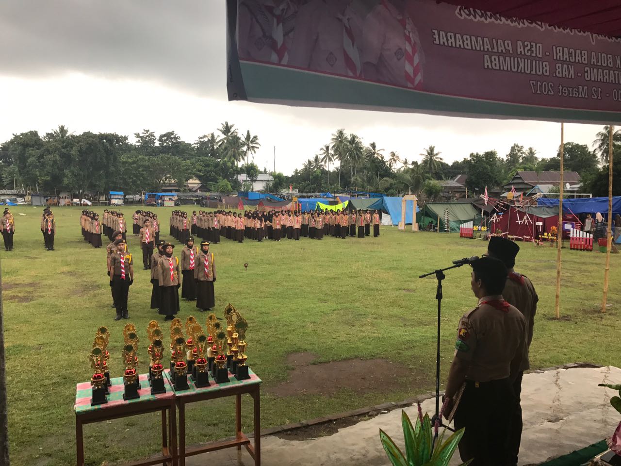 Jadi Pembina Upacara Pramuka, Tomy Rela Kehujanan