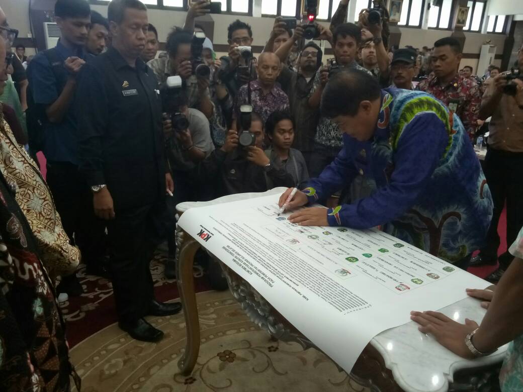 AM Sukri Sappewali Tandatangani Nota Kesepahaman Pencegahan Korupsi Terintegrasi 