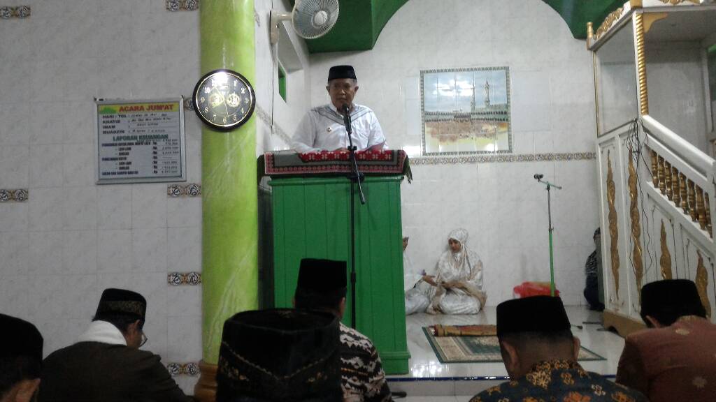Tim Safari Buka Puasa di Rumah Kades Batukaropa 