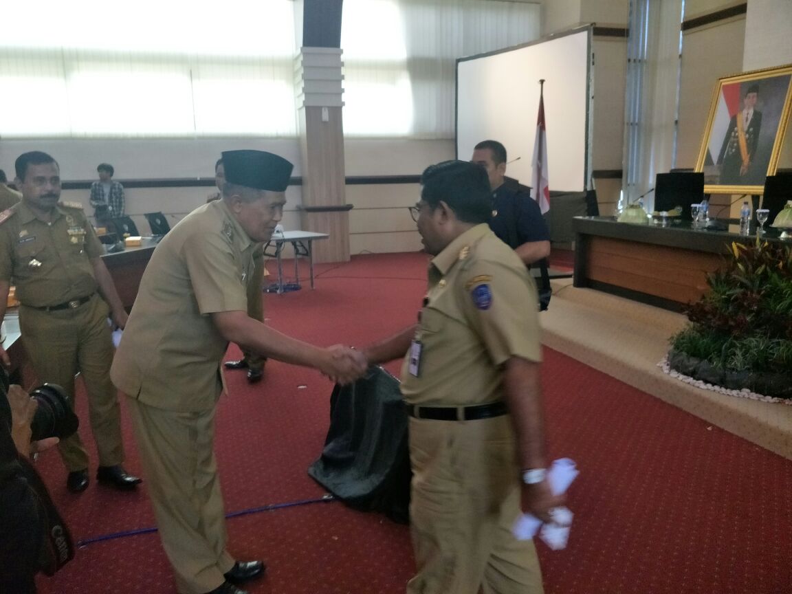 MENJELANG RAMADHAN DAN PILKADA/PILGUB, PENJABAT GUBERNUR KUMPULKAN BUPATI 