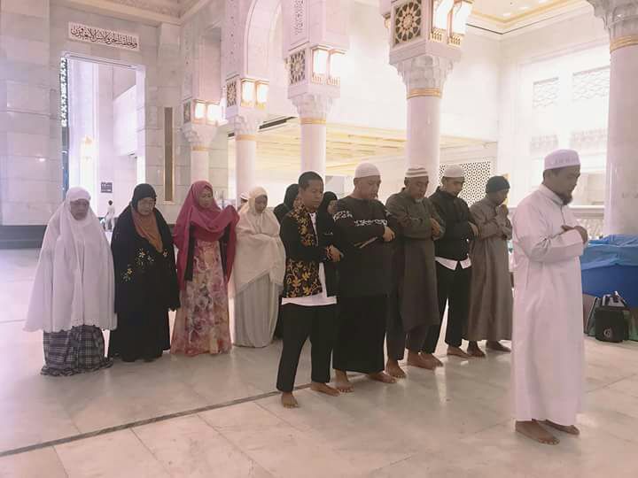 Di Mekkah Warga Bulukumba Shalat Gaib Untuk Almarhumah Istri Bupati