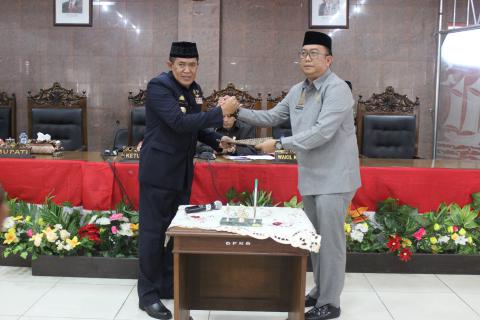 DPRD TETAPKAN PERDA PEMBENTUKAN DAN SUSUNAN PERANGKAT DAERAH