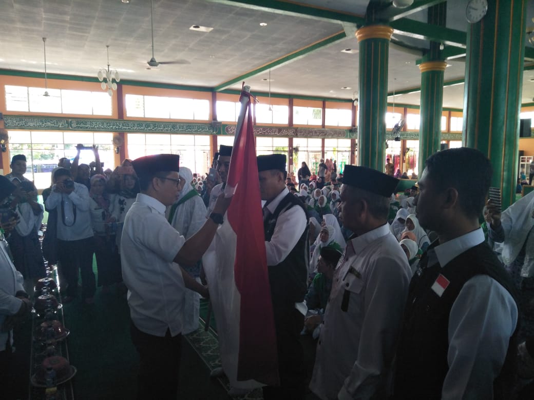 Wabup Lepas Jamaah Calon Haji Bulukumba 2018