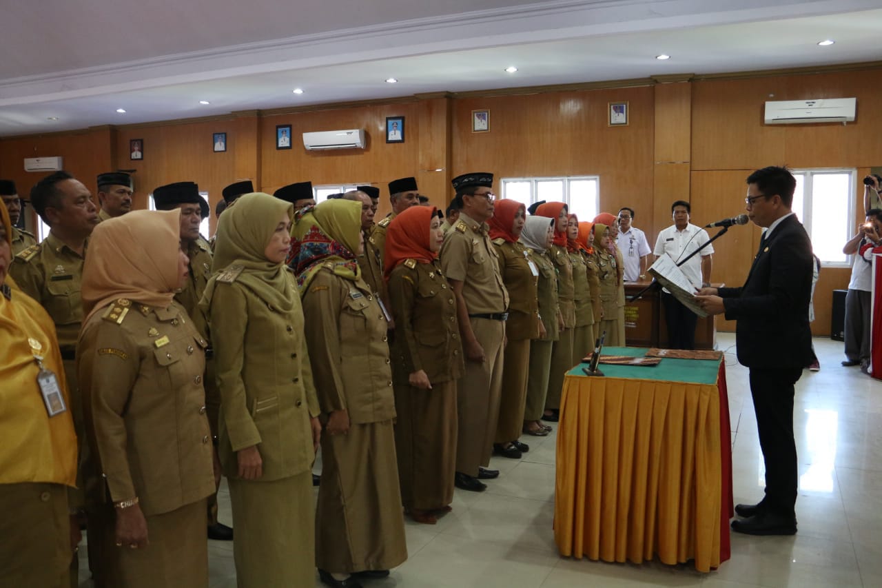 Wabup Lantik Kepala SMP dan Pengawas Sekolah 