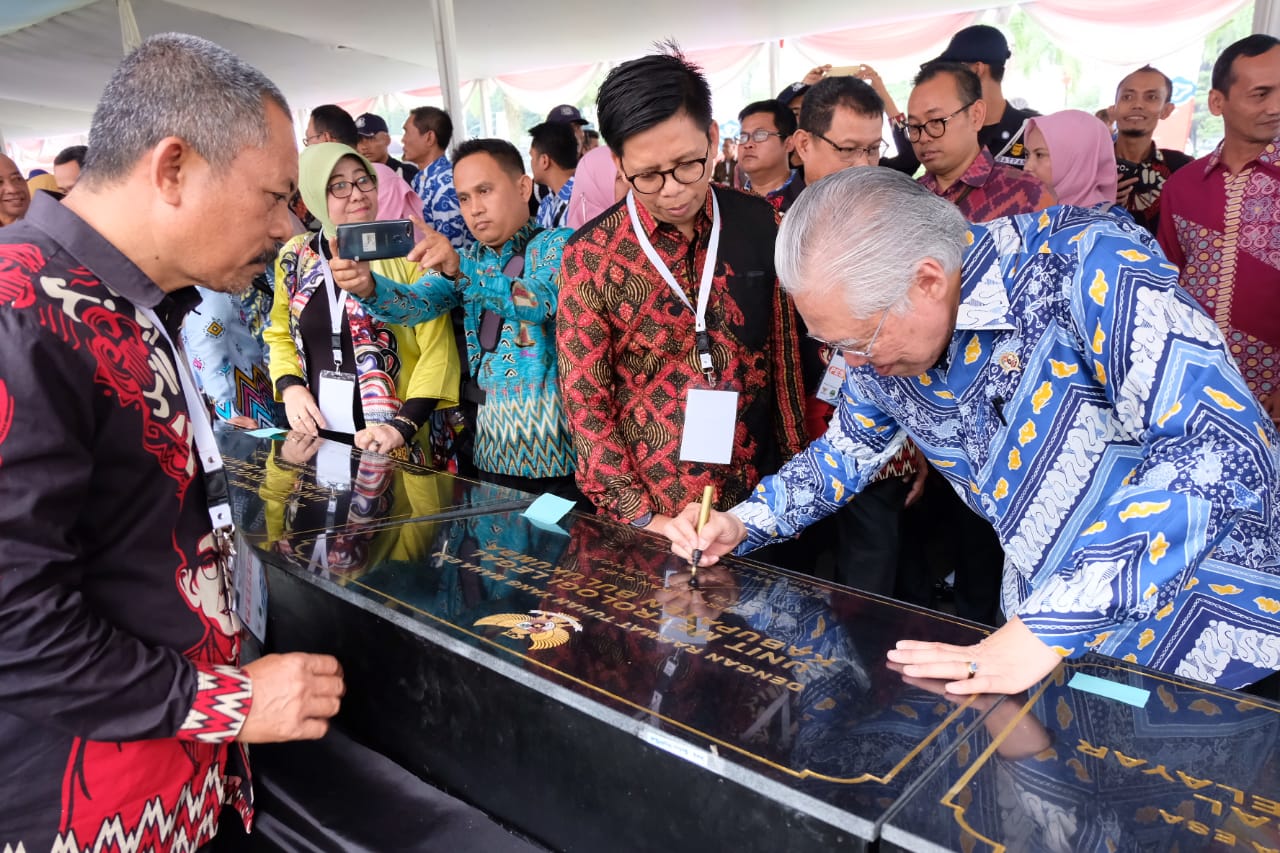 Harkonas, Mendag Tandatangani  251 Prasasti Peresmian UML