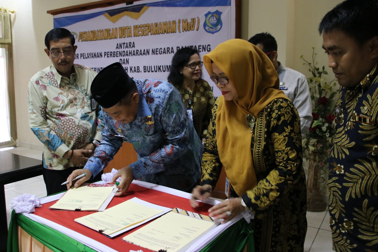 Bupati Bulukumba teken MoU bersama KPPN Bantaeng Terkait Pengelolaan Data Keuangan Publik