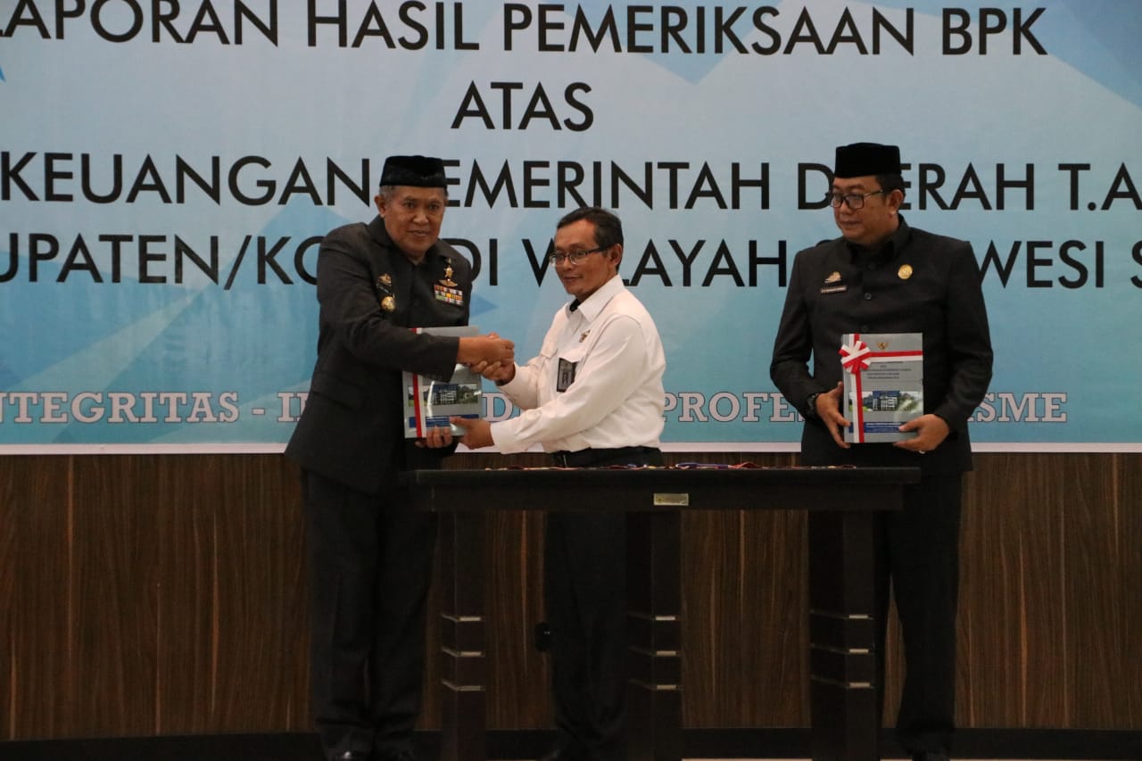 Bupati dan Ketua DPRD Menerima WTP Ketujuh Bagi Bulukumba