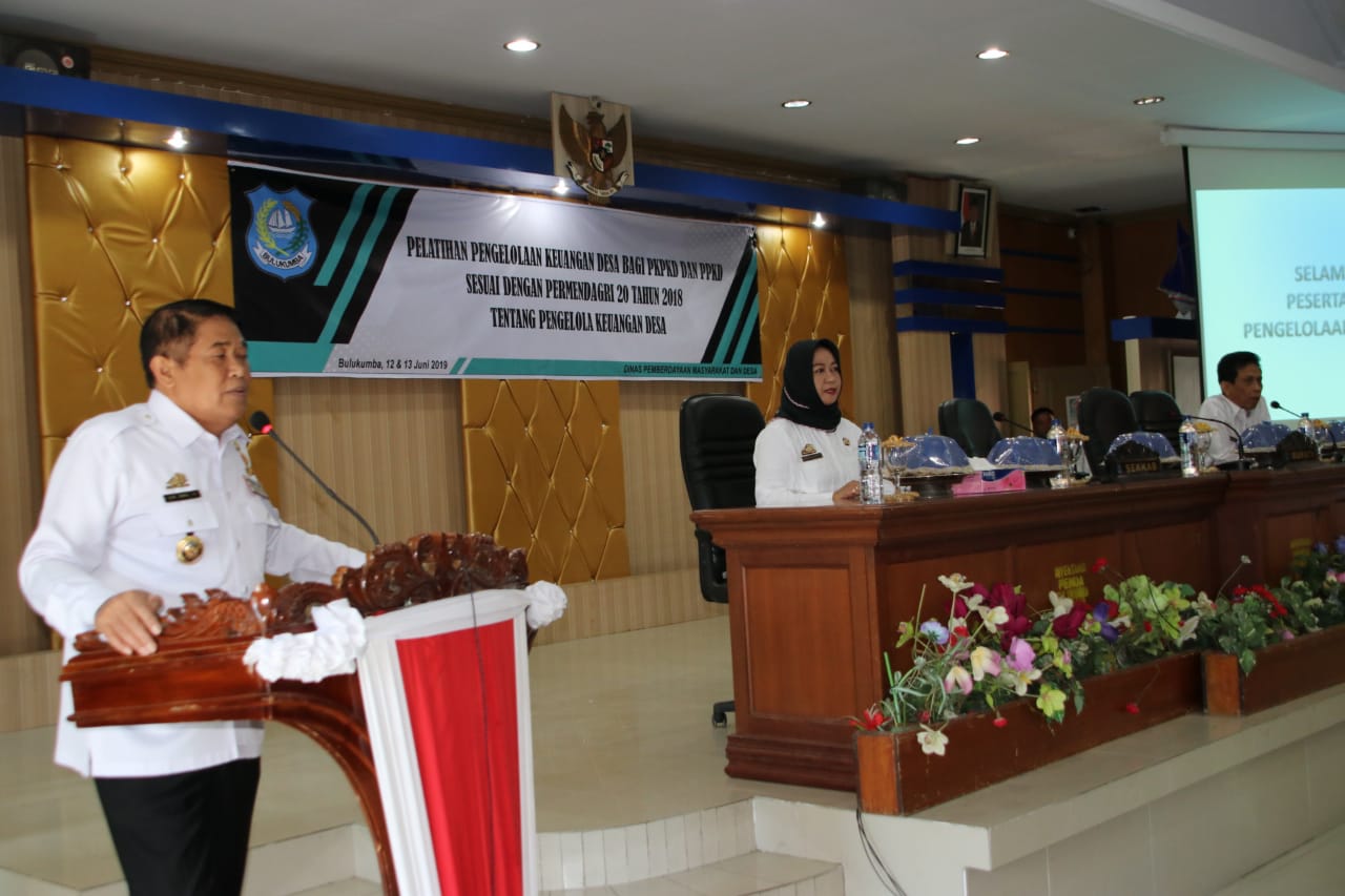 Kades dan Bendahara Desa Dilatih Kelola Keuangan
