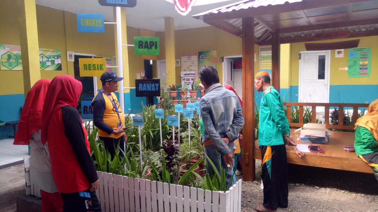 Senyuman Miana, Bawa Arwis sebagai Top Tenaga Kesehatan Teladan Provinsi
