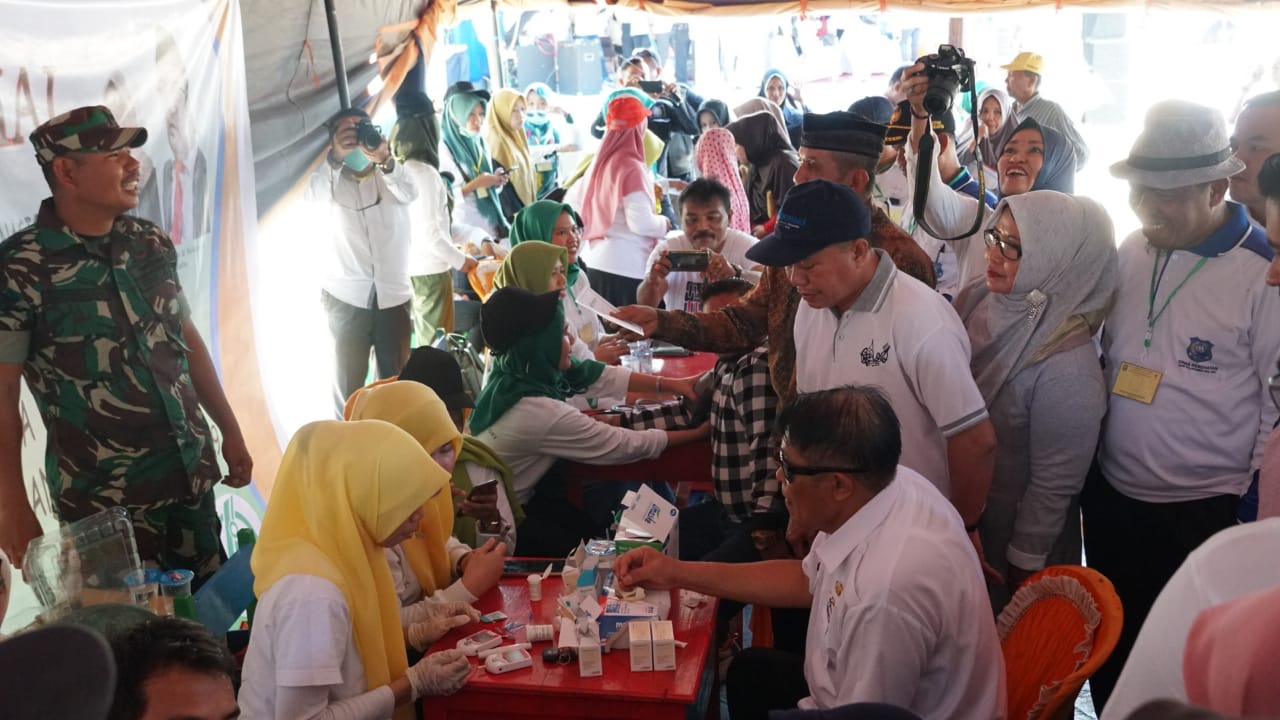 Layanan Medis Gratis di Kemah Bakti Kesehatan