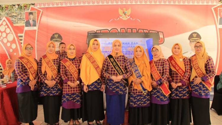 Lantik Bunda PAUD Kecamatan, Herfida : Ibu adalah Madrasah dalam Mendidik Anak