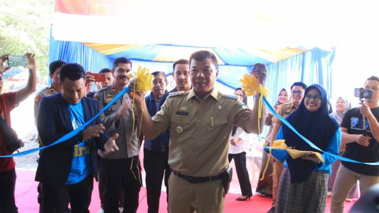 Resmikan Outlet Bolu Susu Bira, Ini Harapan Bupati Bulukumba 