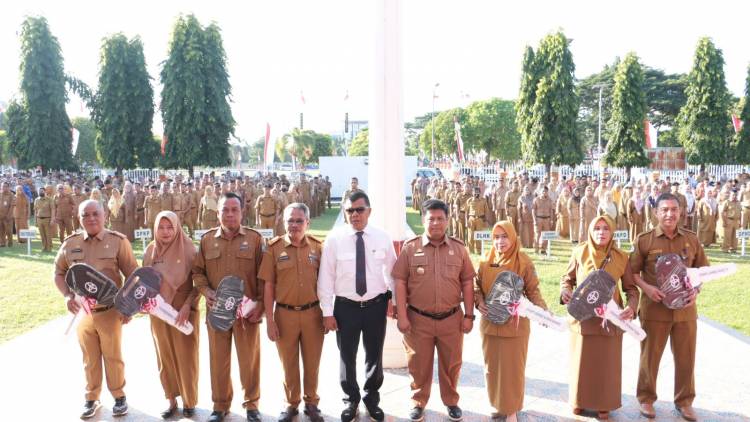 Serahkan Ambulans, Bupati Andi Utta Minta Dipelihara dengan Baik  