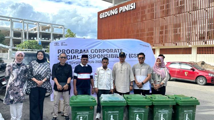 Jelang Hari Jadi Bulukumba, Kalla Toyota Sumbang Kontainer Sampah  
