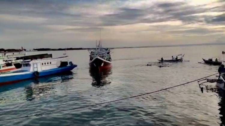 Kolam Labuh Bentenge Kian Menggeliat, Aktivitas Kapal Perikanan Meningkat