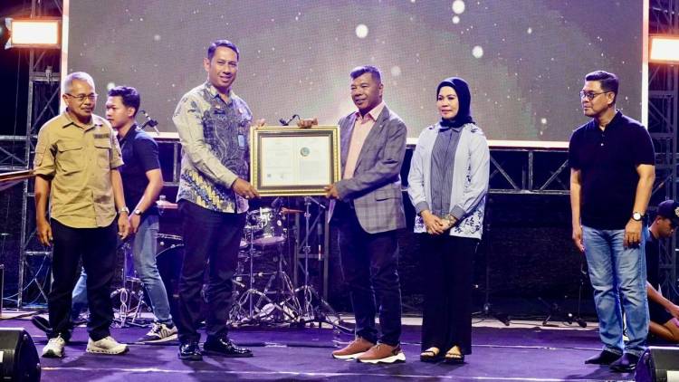 Lindungi Produk Lokal, Tiga Produk Unggulan Bulukumba Terima Sertifikat Indikasi Geografis