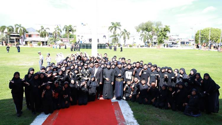 Andi Utta Pimpin Upacara Hardiknas 2026,Tegaskan Komitmen Pendidikan Bermutu untuk Semua