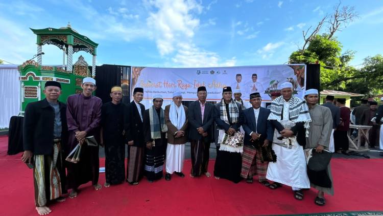 Idul Adha di Kompleks Kantor Bupati Bulukumba. Khatib: Ciri Alumni Kurban adalah Gemar Mentraktir