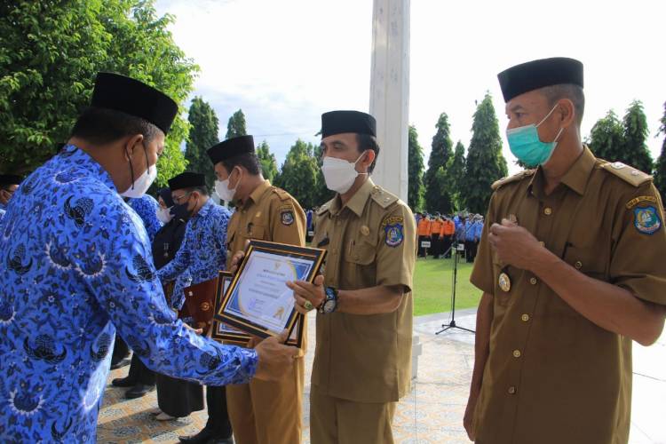 Tiga Desa Terima Penghargaan Tercepat dalam Penyelesaian RKPDes 2022