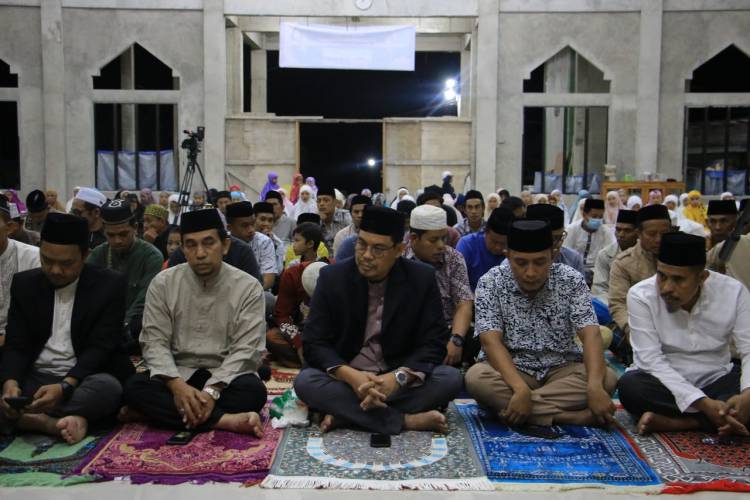 Safari Ramadan di Kindang Wabup Edy Manaf Ajak Warga Berzakat