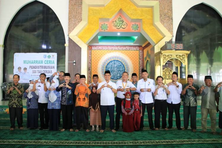 Distribusikan 500 Tas Cerdas Wabup Edy Manaf: Kebijakan Baznas Telah Menuai Manfaat 