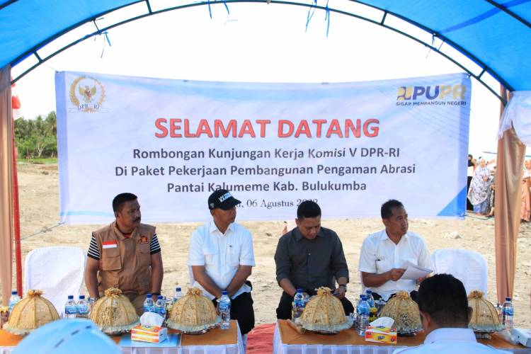 AIA-Andi Utta Tinjau Proyek Pengaman Abrasi Pantai Kalumeme, Warga tak "Was-was" Lagi