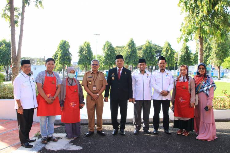 Bupati Andi Utta Serahkan Bantuan Baznas Bulukumba