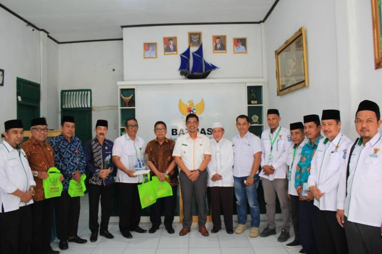 Bulukumba,- Wakil Bupati Bulukumba Andi Edy Manaf bersama para Pimpinan BAZNAS Kabupaten Bulukumba menerima rombongan BAZNAS Kabupaten Gowa.