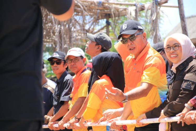 Ritual Songkabala, Annyorong Lopi  dan Tanam Bitti Awali Festival Pinisi