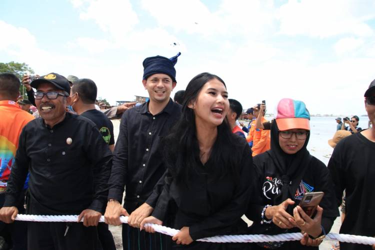 Ritual Songkabala, Annyorong Lopi  dan Tanam Bitti Awali Festival Pinisi
