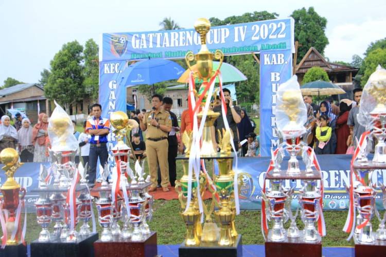 Tutup Gattareng Cup, Edy Manaf Puji Kemajuan Sepak Bola Bulukumba