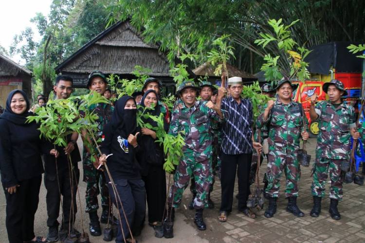 Lestarikan Kawasan Adat, 3.300 Pohon Bibit Unggul Ditanam di Kawasan Adat Ammatoa Kajang