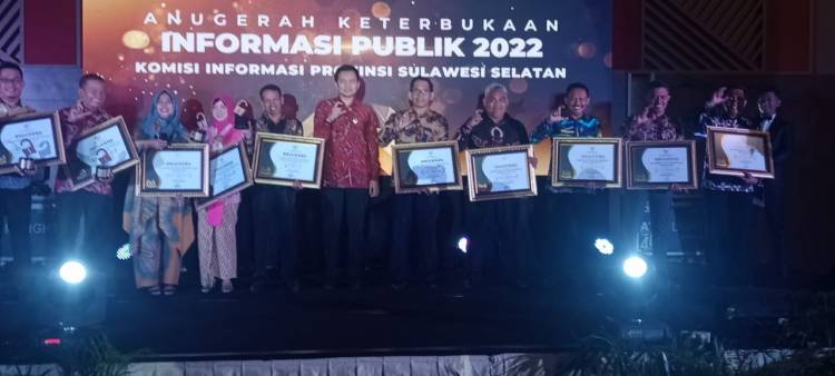 Desa Bira Raih Penghargaan Keterbukaan Informasi