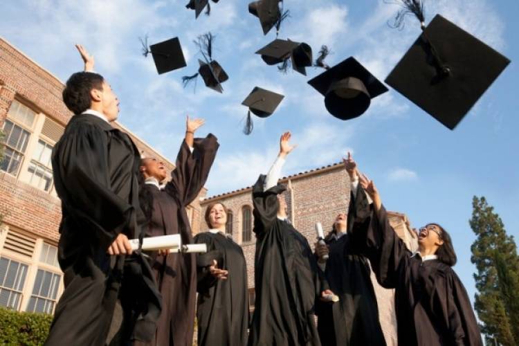 PENETAPAN HASIL SELEKSI PEMBERIAN BEASISWA KEPADA MAHASISWA BERPRESTASI YANG BERASAL DARI KABUPATEN  BULUKUMBA TAHUN ANGGARAN 2022