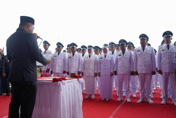 Bupati Bulukumba Lantik 31 Kades Terpilih dan Bagikan Bibit Unggul