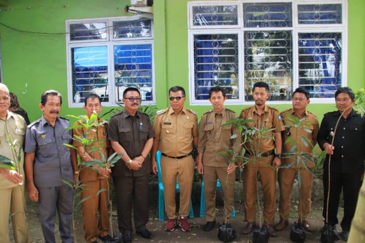 Musrenbang Ujung Loe: Andi Utta Kembali Bagikan 400 Bibit Unggul