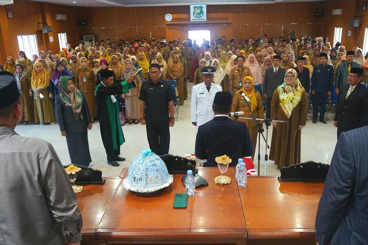 Bupati Andi Utta Rotasi Pejabat, Ratusan Kepala Sekolah SD Dilantik