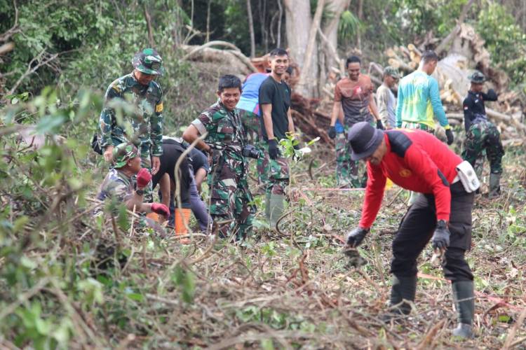 Sinergitas TNI Polri Terlihat Nyata di TMMD, Dandim Turun Pantau Pekerjaan di Lokasi