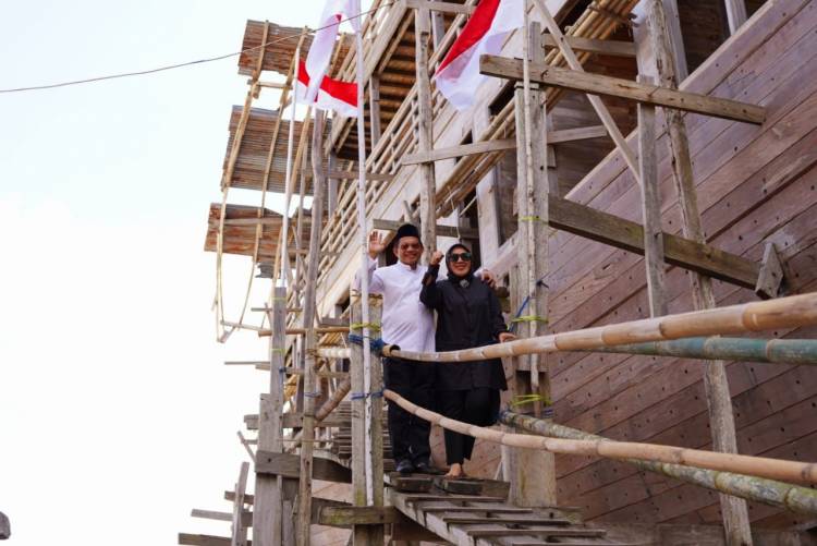 Kunjungi Pusat Pembuatan Kapal Bontobahari, Tito: Bulukumba Istimewa Karena Ada Pini