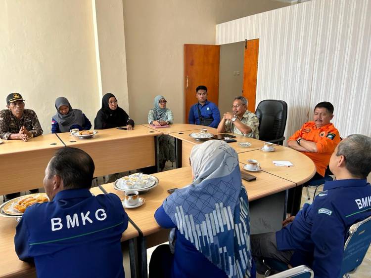 Kunjungi Bulukumba, BMKG Berikan Aplikasi Hidrometeorologi Secara Cuma Cuma