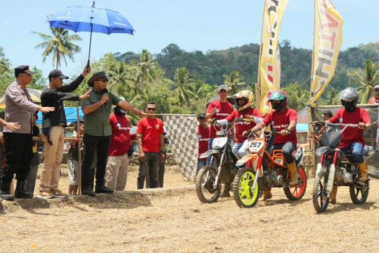 Bupati Andi Utta Buka Lomba Motor Kros Ojek Gabah