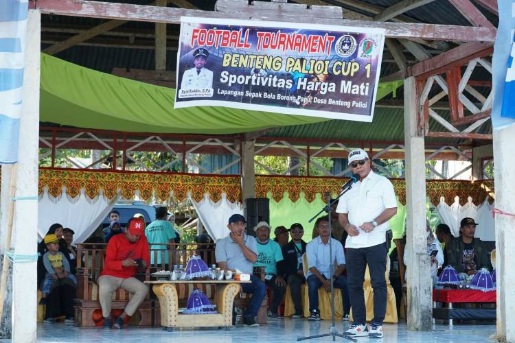 Buka Turnamen Benteng Palioi Cup 1, Bupati Andi Utta Harap Tak Ada Sandal Melayang