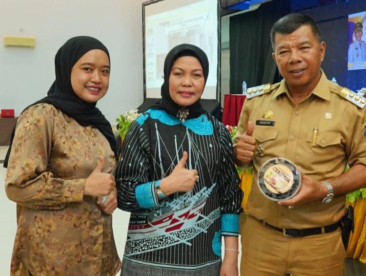 Duet Bersama Ketua Dekranasda, Bupati Andi Utta Ungkap Filosofi Usaha ke IRTP