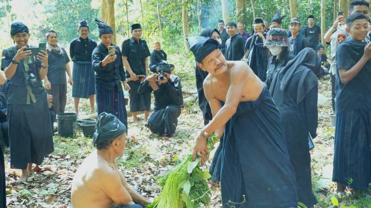 Bupati Andi Utta Hadiri Ritual Andingingi untuk Pertama Kalinya