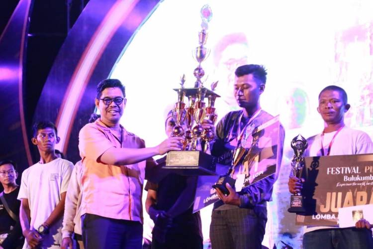 Gala Dinner Bersama PJ Gubernur Warnai Malam Puncak Festival Pinisi Bulukumba