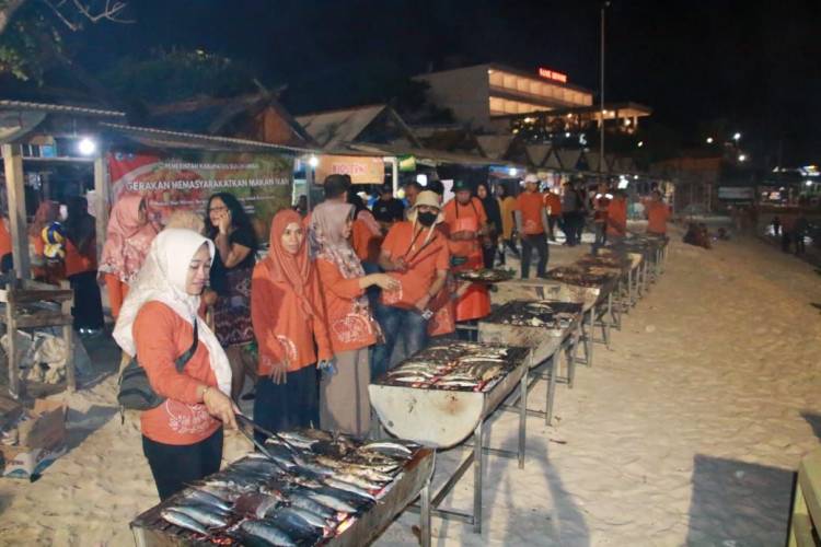 Gala Dinner Bersama PJ Gubernur Warnai Malam Puncak Festival Pinisi Bulukumba