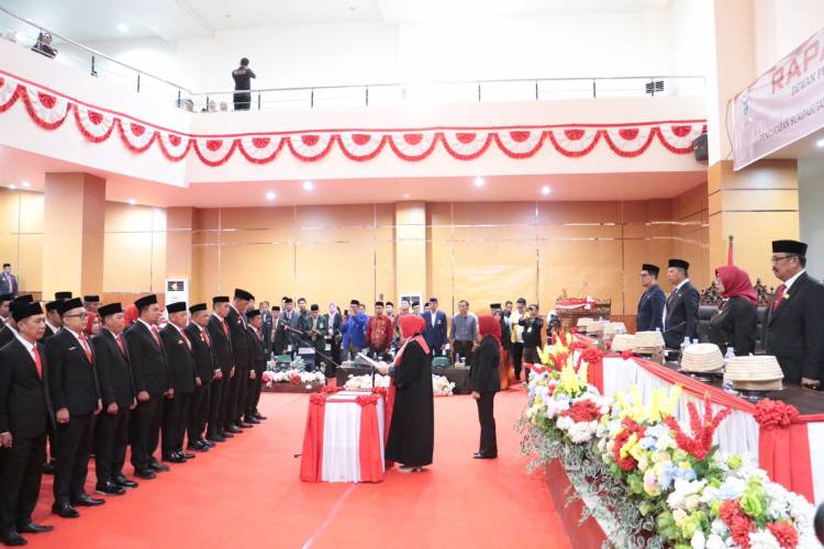 Anggota DPRD Bulukumba Dilantik, Bupati Andi Utta Sampaikan Pesan Mendagri